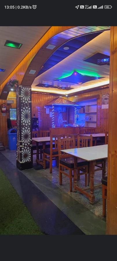 New Zum Zum Hotel & Restaurant Srinagar  Ngoại thất bức ảnh